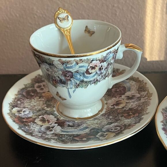 Bradford Exchange Lena Liu greetings teacup,spoon and saucer set for 2 - Picture 5 of 15